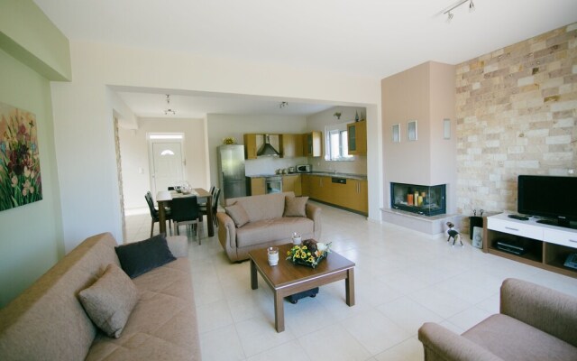 Evi's Sea View Villa