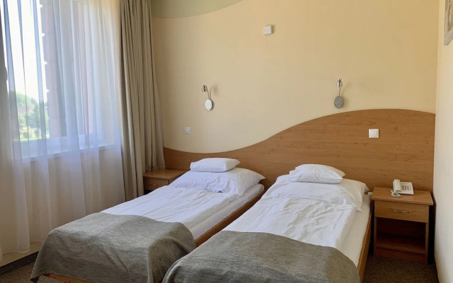 Granada Konferencia Wellness Sport Hotel