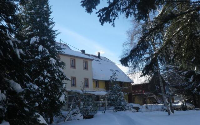 Hotel De La Poste - Logis De France