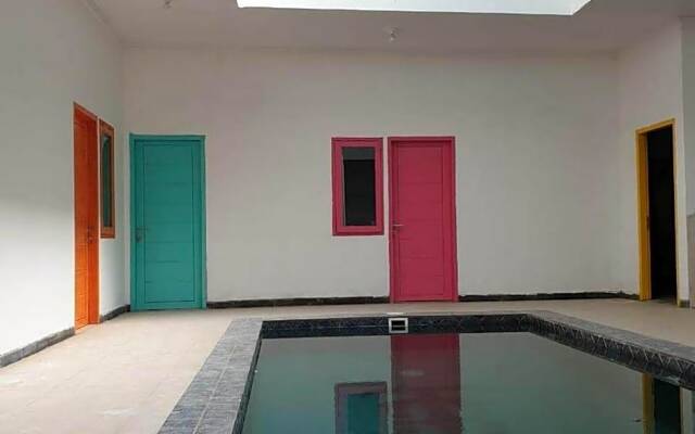 RedDoorz near Garuda Wisnu Kencana 2