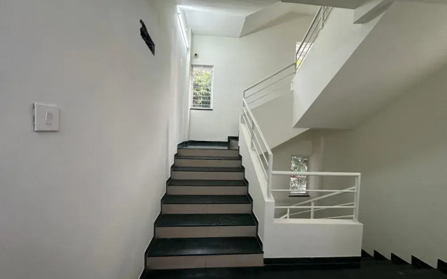 Hotel Yellow House