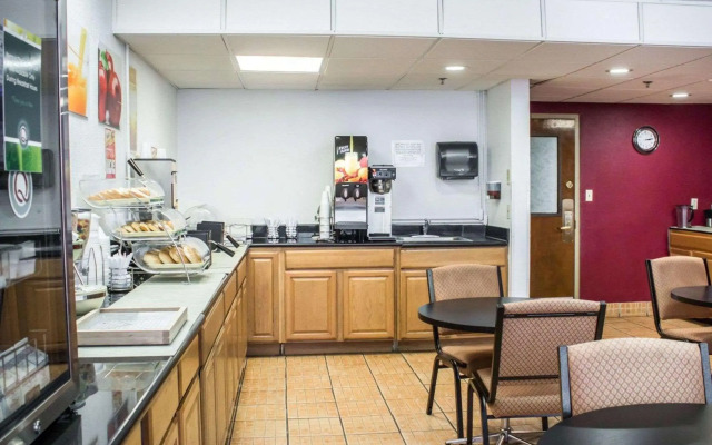 Rodeway Inn & Suites