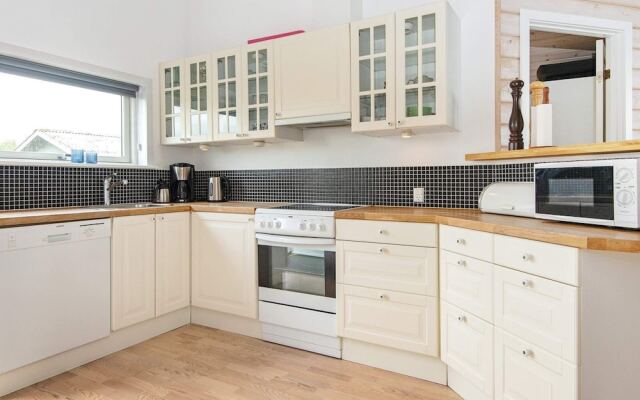 6 Person Holiday Home in Juelsminde-by Traum