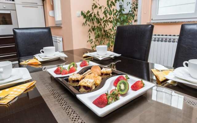 Trendy Holiday Home in Zadar With Balcony