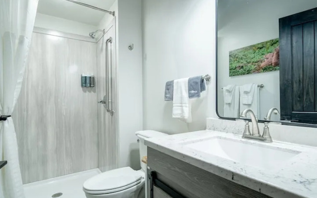 Hansen Inn and Cabins