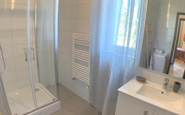 Le Clos Saint Gilles, T5, village viticole