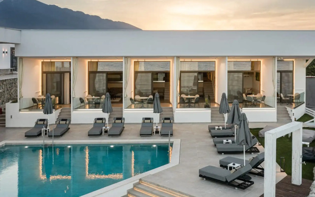 Akrotiri Olympus Luxury Suites