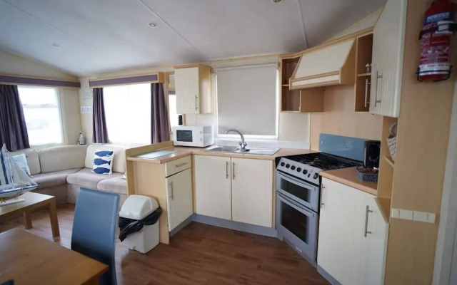 Pets Stay Free 3 Bedroom Caravan at Heacham Beach