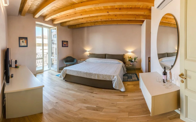 De Gregorio Suites