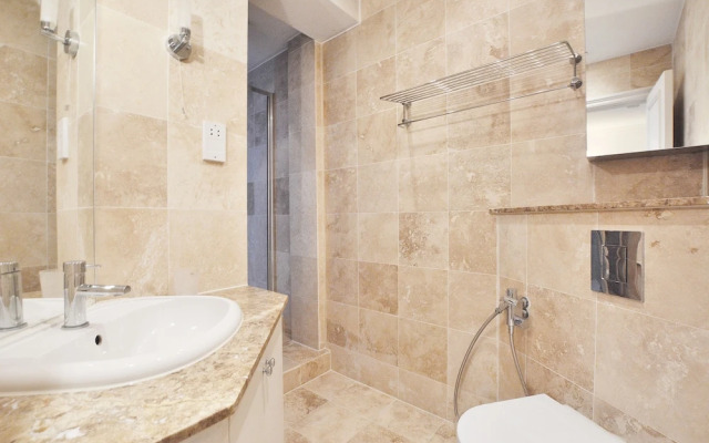 Rutland Gardens Apartment