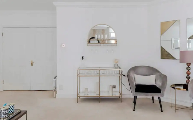 The Mayfair Muse - by Out of Office Lifestyle