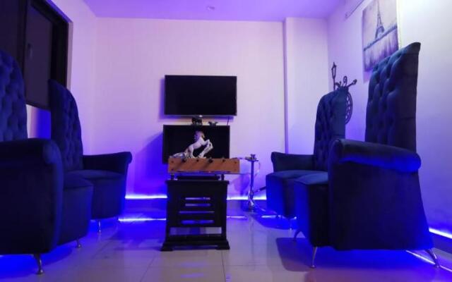 Luxury apartment in Bahria Town Phase iv