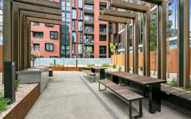 Adina Apartment Hotel West Melbourne