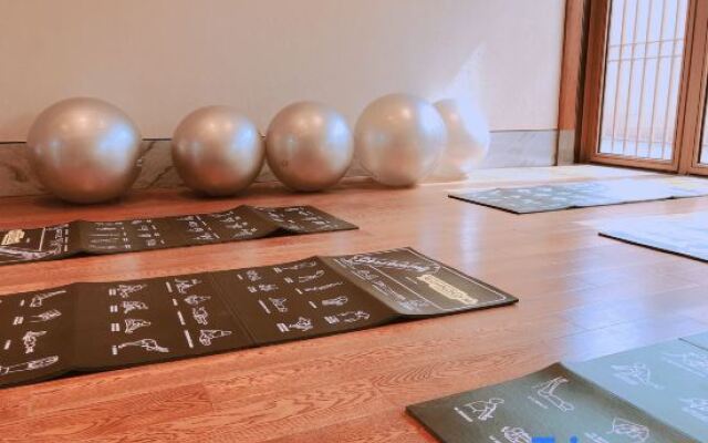 Xilei Hailu Guesthouse