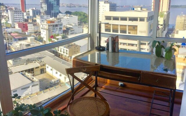 Deluxe Highrise River & City View Flats Gye