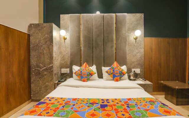 Fabhotel Royal Palm Inn