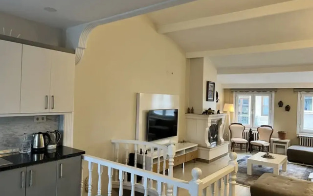 Sleek Flat Close to Osmanbey Metro Station