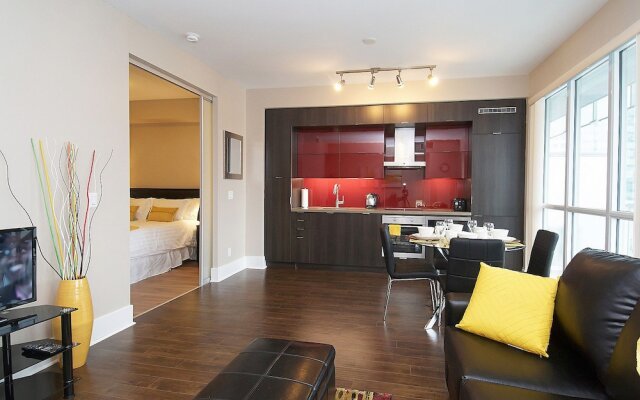 Whitehall Suites - Front Street West