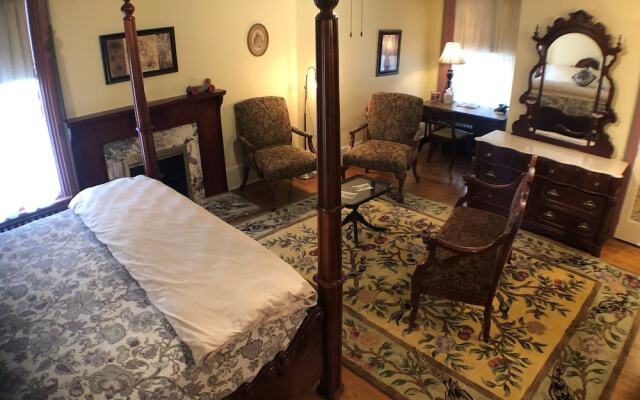 The Parsonage Inn LLC