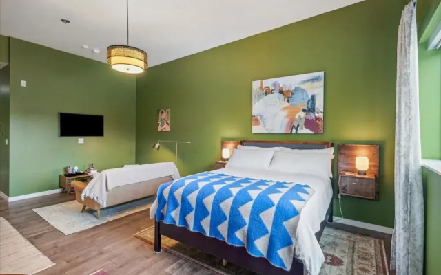 Hazelnut Suite - 204