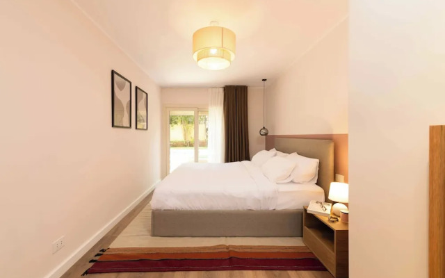 Chill & Swim 2BR October City