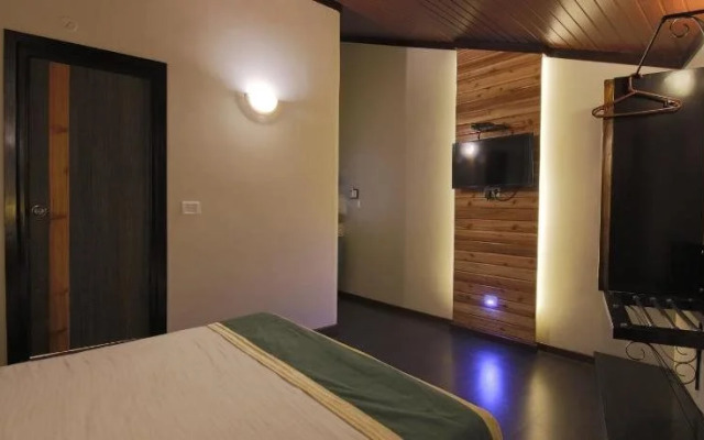 Hotel Dip Palace