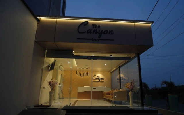 StayGuru The Canyon Inn