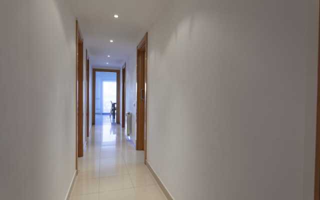 T&H Les Ones Family Apartments