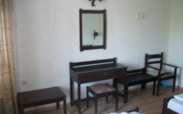 Efi Hotel