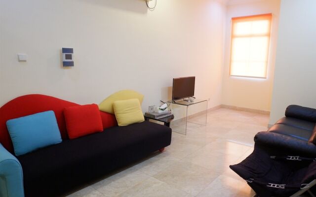 Homey The Bellezza Apartment
