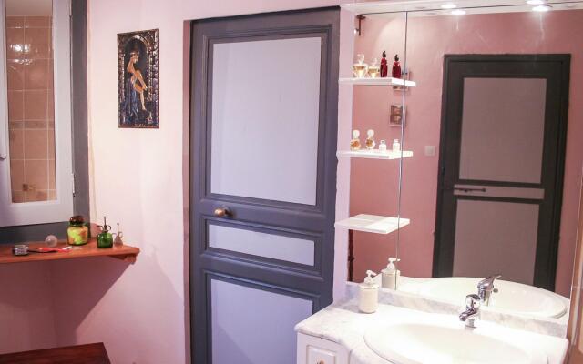 Alluring holiday home in Cazouls D'hérault with pool