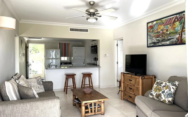 Rockley Golf 810 is a 2 Bedroom, 2 Bathroom 1st Floor Apartment With Pool — фото 2