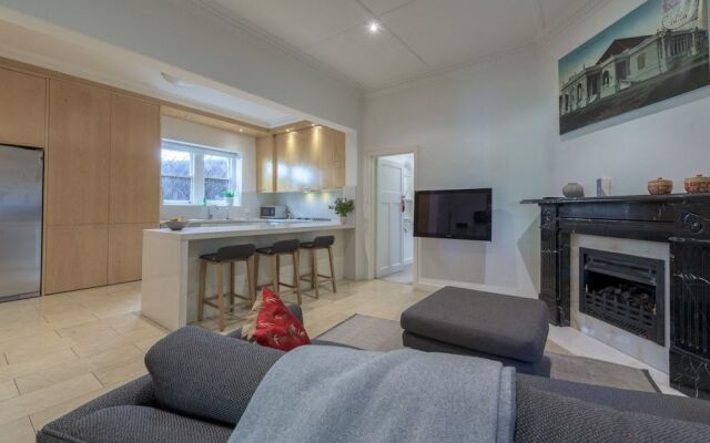 Exquisite 4 Bedroom House with Pool