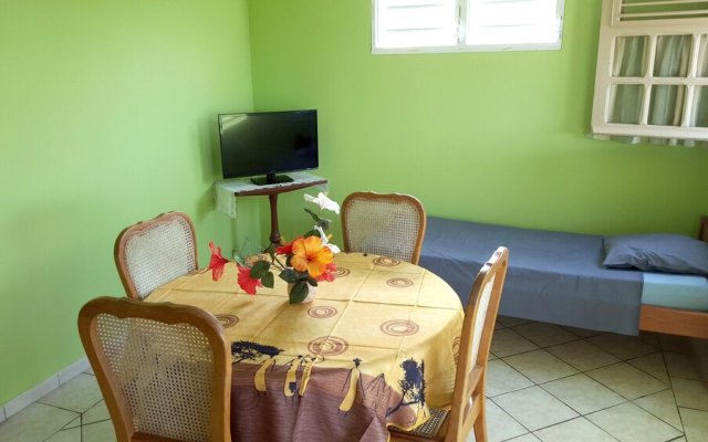 House With one Bedroom in La Trinité, With Wonderful sea View, Furnish