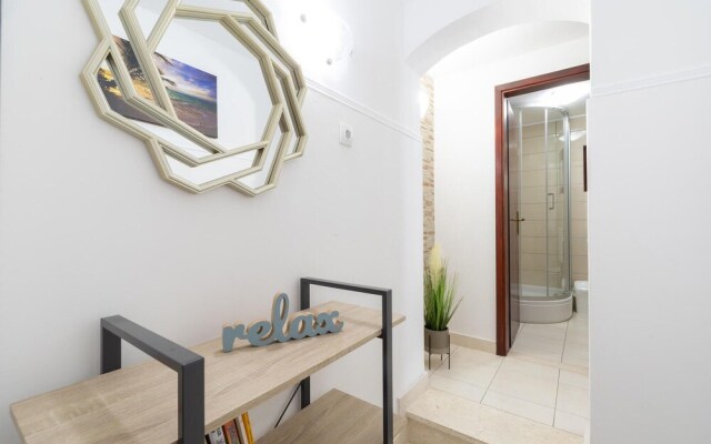 Beautiful Home in Prizba With Wifi and 3 Bedrooms