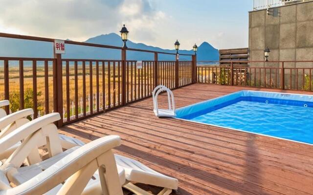 Ganghwa Hemingway Spa Pension