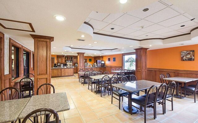 Shary Inn and Suites