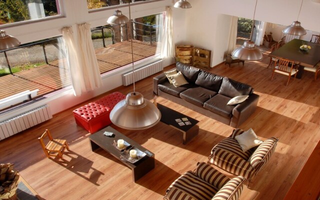 4Bed4.5Bath House Great Lake Views HV3