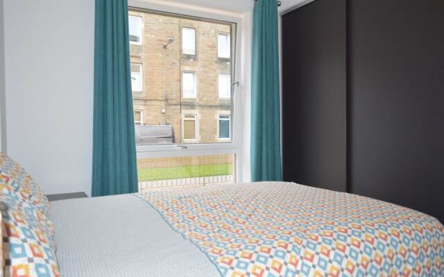 2 Bedroom Ground Floor Flat With Garden
