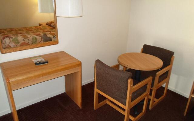 E-Z 8 Motel Newark