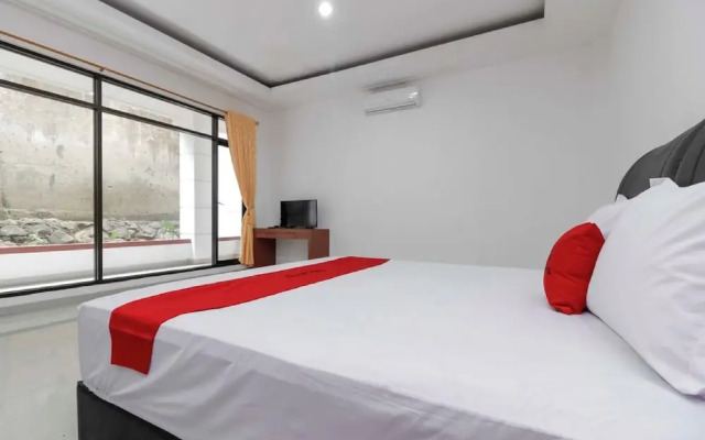 RedDoorz Plus near Ragunan Zoo