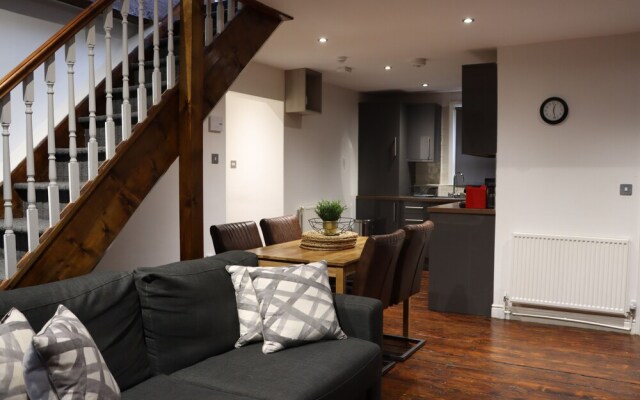 UStay 27 Stanley Street Party Apartments