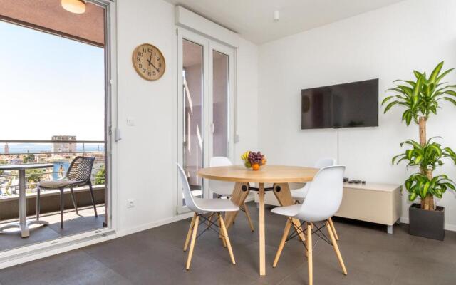 Nest Apartment