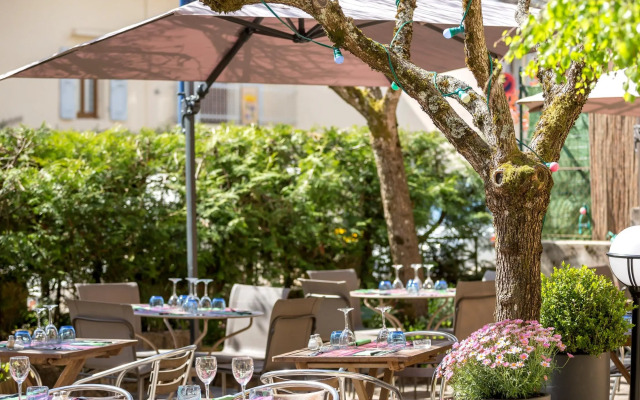 Logis Hôtel La Terrasse Fleurie