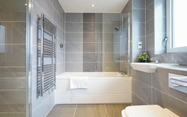 Serenity by the Water 3 bedroom London