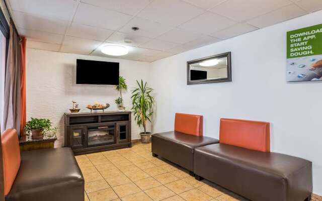 Motel 6 Elk Grove Village, IL