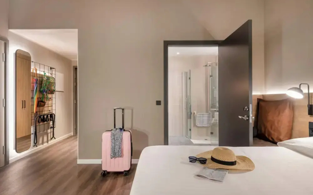 Moxy Verona