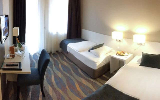 Hotel Azúr