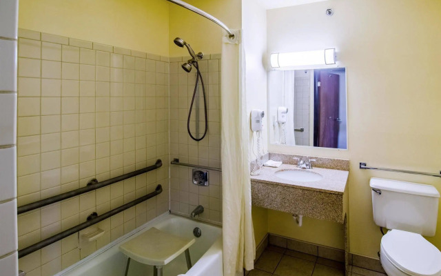 Motel 6 Montoursville, PA - Williamsport