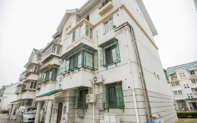 Youyou Intelligent Projection Inn